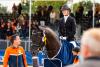 Foto: Freude über den Weltmeistertitel für Kjento - Züchter A. J. van Os und Reiterin Charlotte Fry - Fotograf: J. Fellner