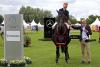 Foto: NetAachen-Geschäftsführer Andreas Schneider gratuliert dem Sieger - Fotograf: CHIO Aachen/ Michael Strauch