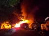 Foto: brennende Strohlagerhalle - Fotograf: Polizeidirektion Neustadt an der Weinstraße