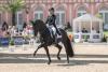 Foto: Dressur vor dem Schloss – auch für heranwachsende Grand Prix-Pferde, die ‚Stars von Morgen‘. Im vergangenen Jahr siegreich: Ingrid Klimke mit SAP Freudentänzer - Fotograf: www.tomspic.de