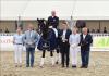 Foto: Reitmeister Hubertus Schmidt - hier in der Siegerehrung in Verden - meldete für den Louisdor-Preis und den NÜRNBERGER BURG-POKAL in Verden nach - Fotograf: Rüchel