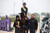 Foto: Mie Stuhr-Petersen (DEN) siegt im BEMER Young Riders Tour Grand Prix von Šamorín, es gratuliert Alexander Durban, Equestrian Consultant der BEMER Int. AG - Fotograf: Lucia Grancova Photography 