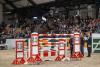 Foto: Trakehner Gala-Schau 2022 - Für Franziska Bunte aus Hoffeld und den gekörten Trakehner Hengst Arizonas musste das Hindernis mit ein paar Kisten Holsten erhöht werden – und die flogen locker über 1,80 Meter - Fotograf: Jutta Bauernschmitt
