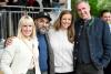 Foto: Zeleberierten den Welcome-Abend zusammen - Gastgeber Jürgen Blum mit Adnan Maral und seiner Frau und Nina Eichinger - Fotograf: Michael Tinnefeld